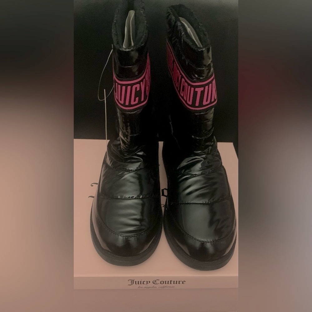 NWT - Juicy Couture Kissie Snow boots. Size 10 Med. These boots - Graphic Appeal
